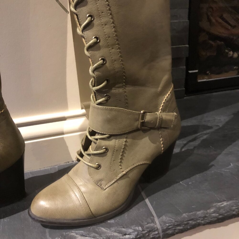 Dirty Laundry  Size 7.5, High Top,  Zip Up, Lace Up Tall Boots,  Faux Leather - Picture 5 of 10